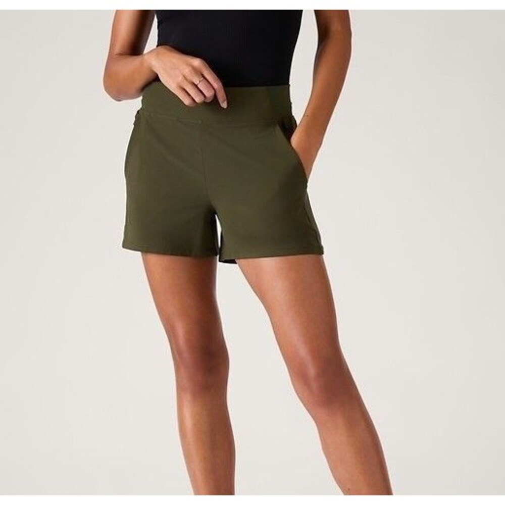 ATHLETA Aspen Olive Brooklyn Shorts 5" Inseam Active Hiking Travel Size 6 Tall